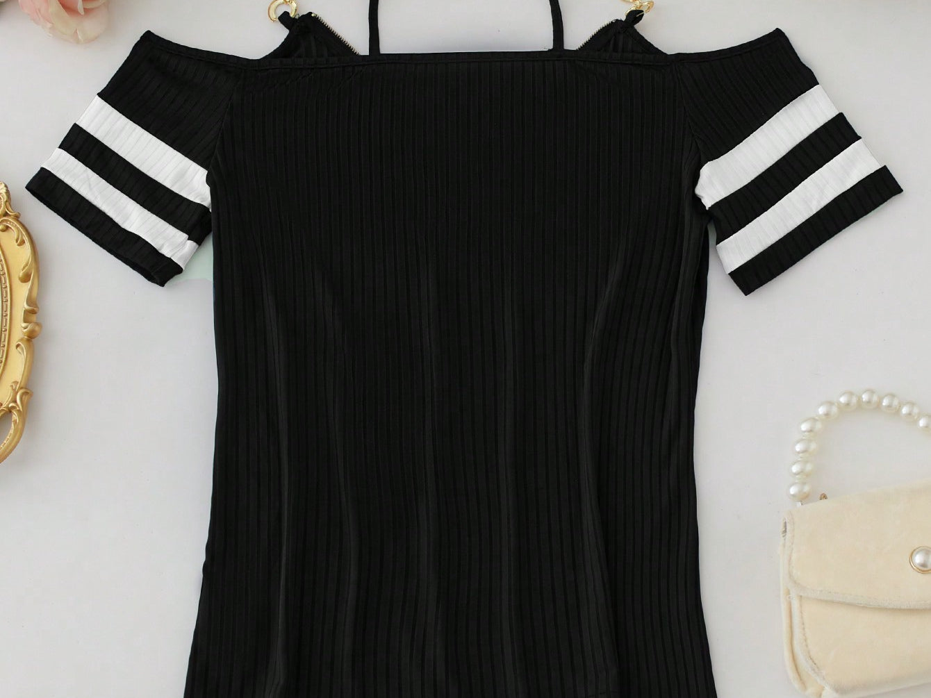 EMERY ROSE Women's Cold Shoulder T-Shirt With Metal Chain Decoration