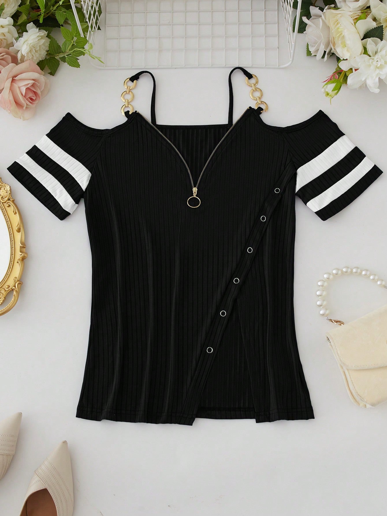 EMERY ROSE Women's Cold Shoulder T-Shirt With Metal Chain Decoration