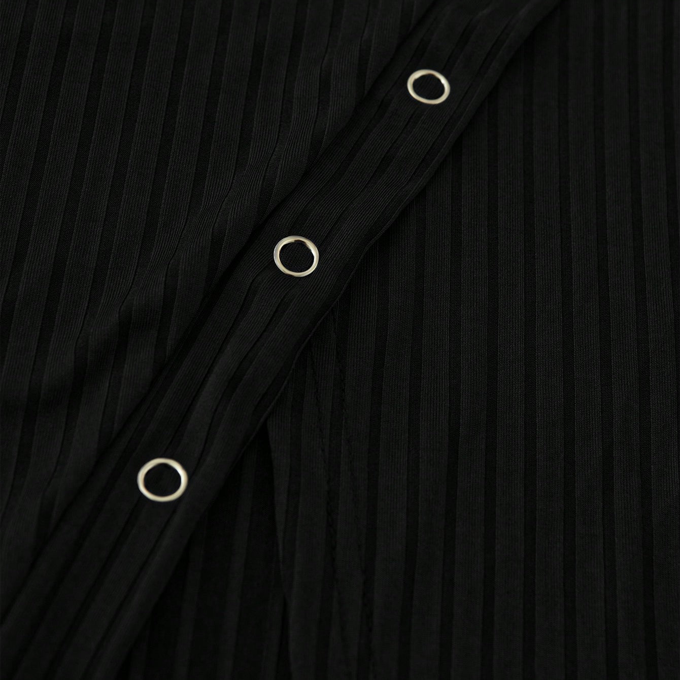 EMERY ROSE Women's Cold Shoulder T-Shirt With Metal Chain Decoration