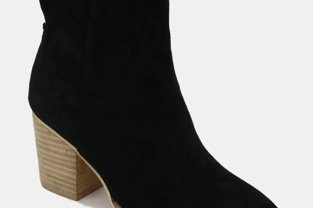 7f9dec45-e9d1-4d17-9bb4-547ceea6e66a-Max