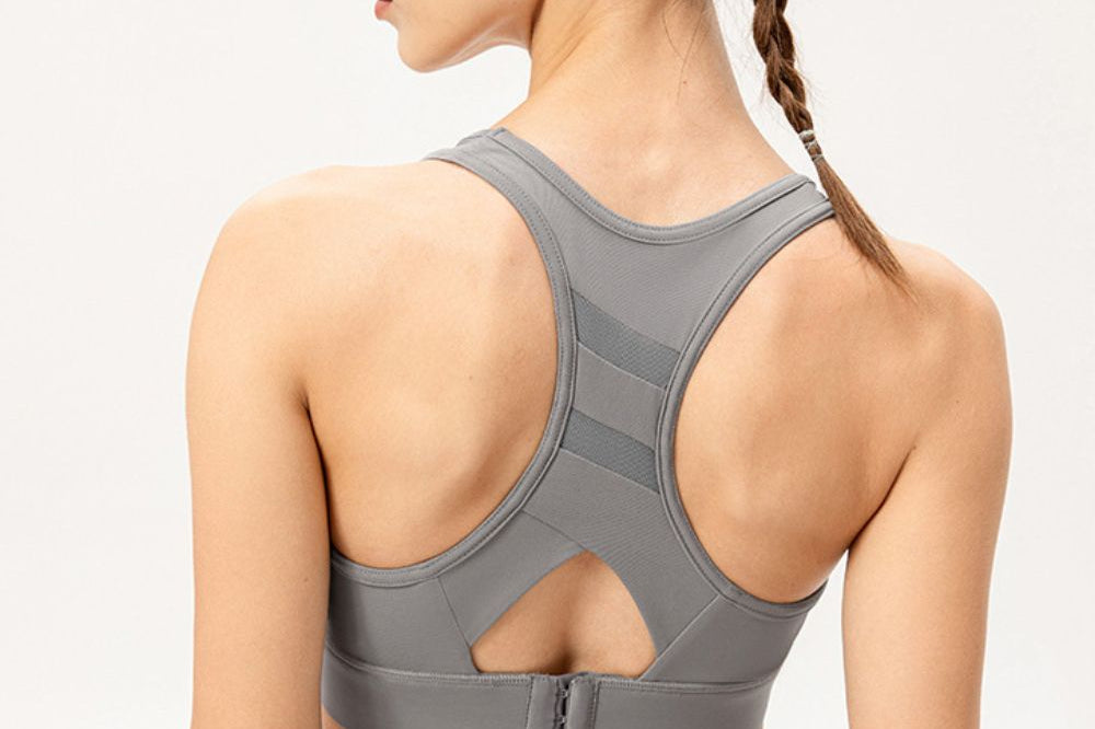 c6d4306497744c45a6fe8da39355eed4-Max